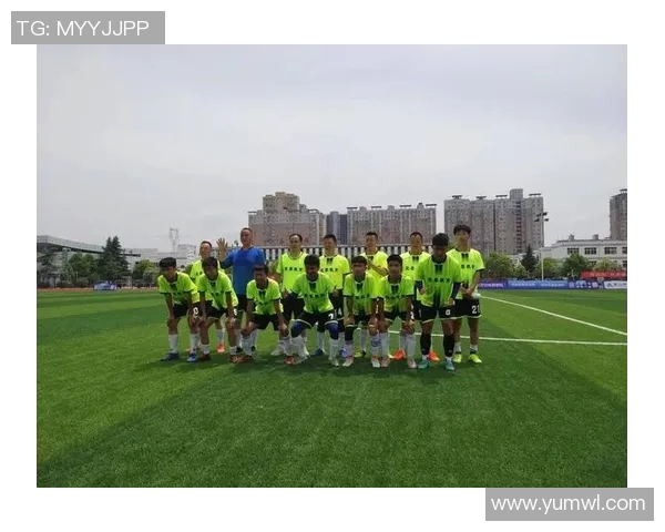 杭州足球队在全国足球节奏排行榜中荣登第八名展现出色竞技水平与团队精神 杭州足球队在全国足球节奏排行榜中荣登第八名展现出色竞技水平与团队精神