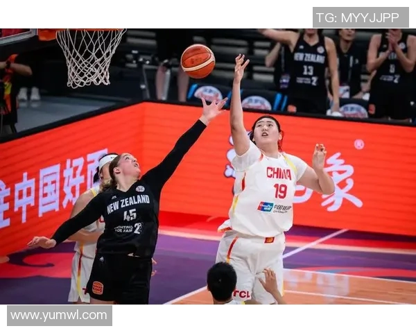 风暴与狂热女篮激战正酣比分胶着精彩瞬间回顾