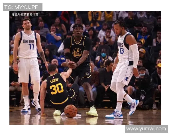 勇士与开拓者激战正酣腾讯直播精彩瞬间回顾与分析